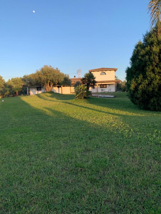 Villa Sarda Асемини Екстериор снимка
